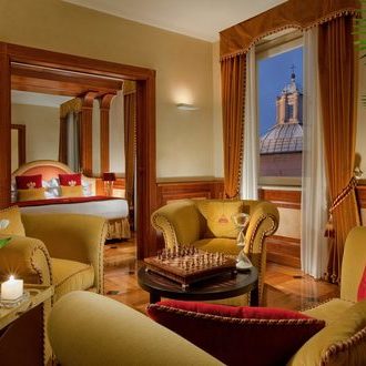 <a href='raphel-hotel-suite-esclusive-rooms-in-rome.htm'>Exclusive<br><span>Suite</span></a>